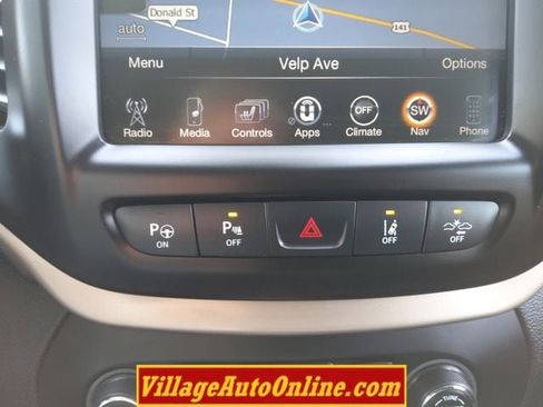 Used 2014 Jeep Cherokee Limited w/ Technology Group image 48