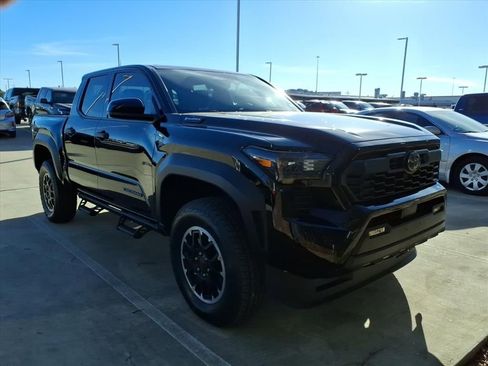 Certified 2025 Toyota Tacoma TRD Off-Road image 1