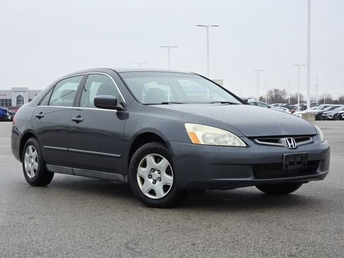 Used 2005 Honda Accord LX image 2