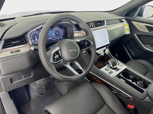 Used 2026 Jaguar F-PACE R-Dynamic S AWD/4WD image 9