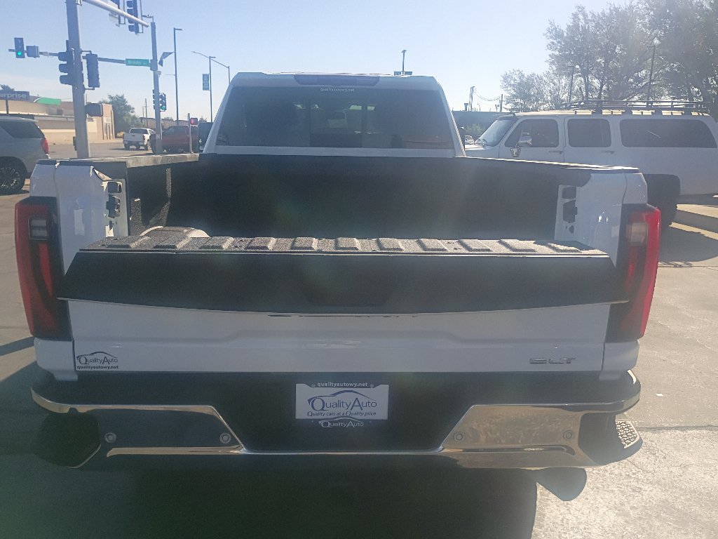 Used 2025 GMC Sierra 3500 SLT w/ SLT Premium Package AWD/4WD image 15