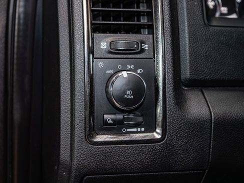 Used 2018 RAM 2500 Laramie w/ Sport Appearance Group AWD/4WD image 17