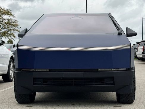 Used 2024 Tesla Cybertruck AWD Crew Cab image 12