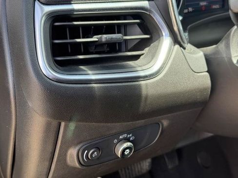 Used 2023 Chevrolet Equinox LT w/ Driver Convenience Package FWD image 22