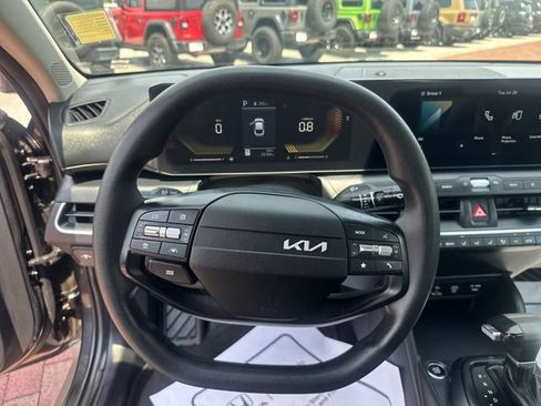 Used 2025 Kia K4 FWD image 15