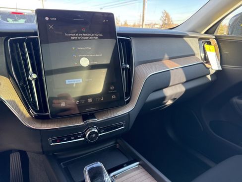 New 2026 Volvo XC60 B5 Plus w/ Protection Package Premier image 23