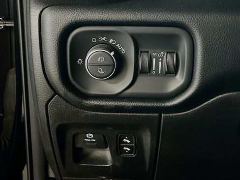 Used 2020 RAM 1500 Laramie w/ Sport Appearance Package AWD/4WD image 10