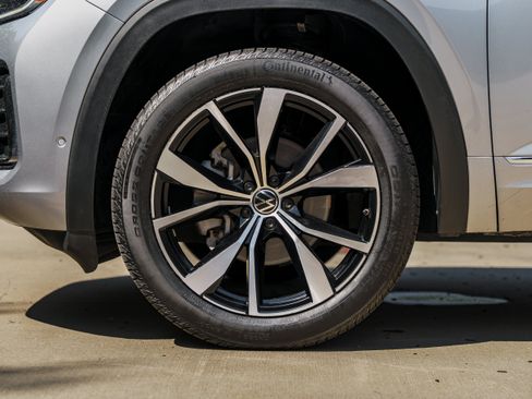 Used 2024 Volkswagen Atlas SEL Premium R-Line AWD/4WD image 27
