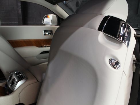 Used 2014 Rolls-Royce Wraith RWD image 67