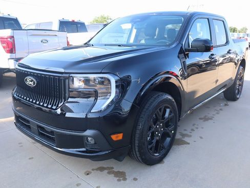 New 2025 Ford Maverick Lobo image 9