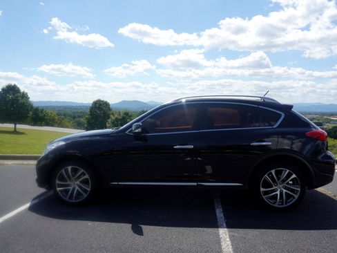 Used 2017 INFINITI QX50 Base AWD w/ Premium Plus Package image 4