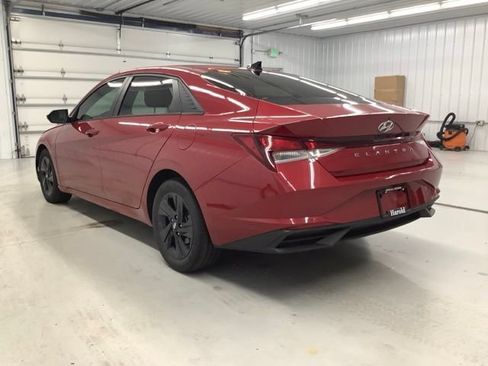 Used 2021 Hyundai Elantra SEL FWD image 4