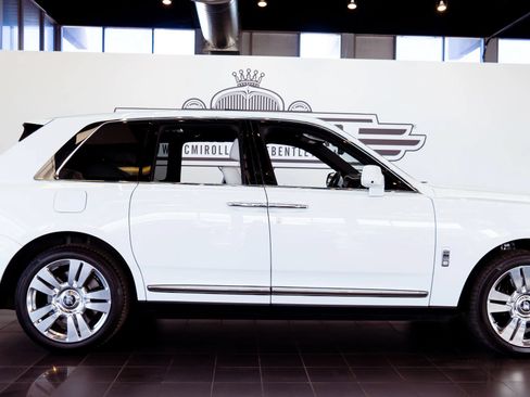 Used 2019 Rolls-Royce Cullinan AWD/4WD image 9
