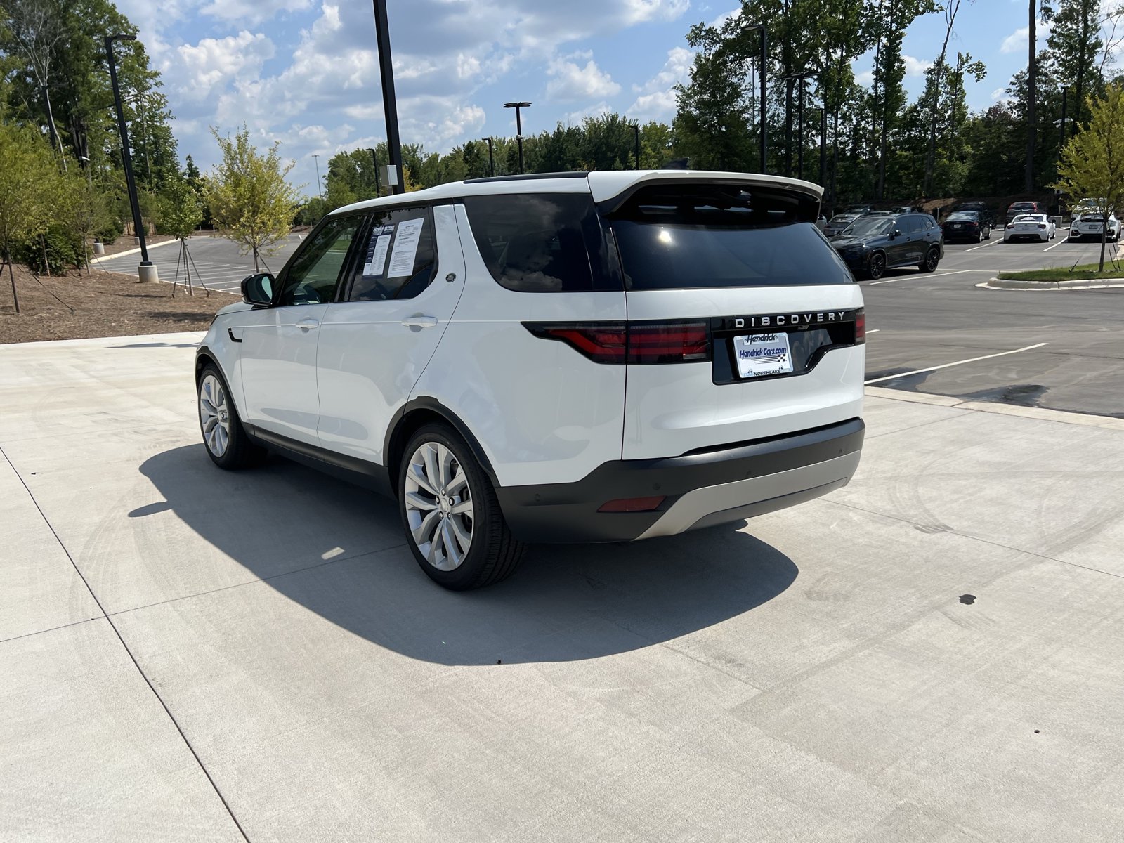 Used 2024 Land Rover Discovery S AWD/4WD image 6
