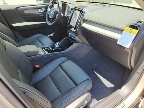 Certified 2025 Volvo XC40 B5 Ultra w/ Climate Package AWD/4WD image 14