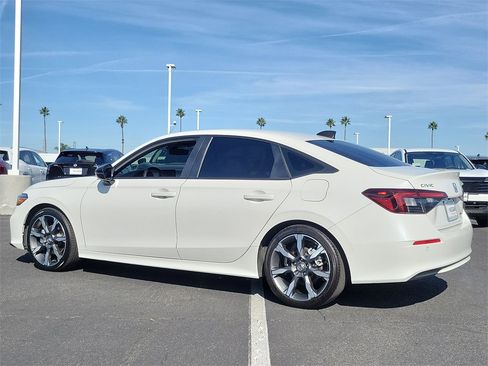 Used 2025 Honda Civic Sport Touring image 3