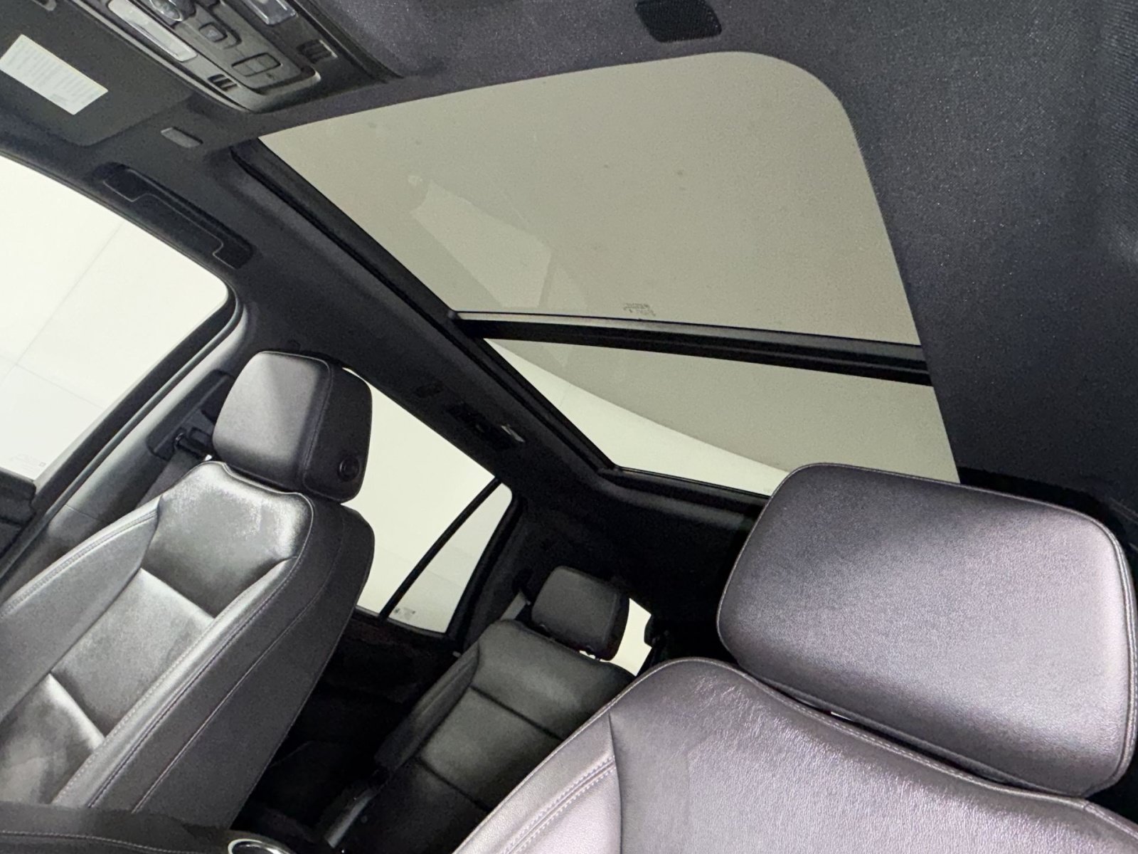 Used 2023 Chevrolet Tahoe Z71 w/ Luxury Package AWD/4WD image 24