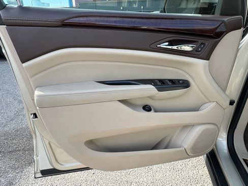 Used 2014 Cadillac SRX Luxury image 13