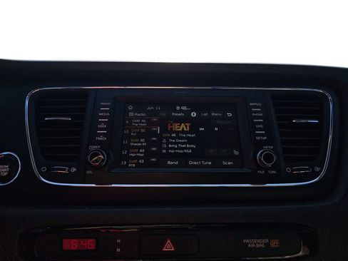 Used 2017 Kia Sedona LX w/ LX Essentials Premium Package FWD image 21