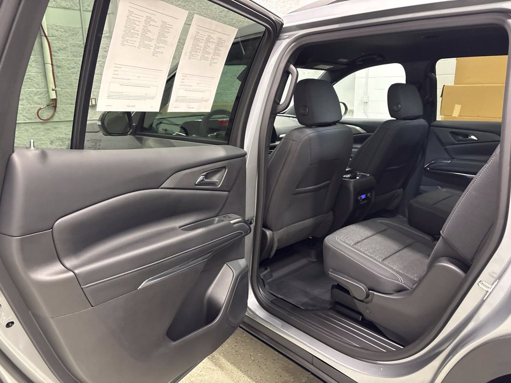 Used 2026 Chevrolet Traverse LT w/ Driver Confidence Package AWD/4WD image 28