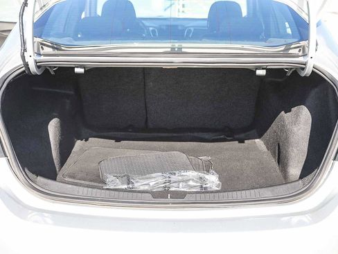 Used 2020 Chevrolet Malibu LT image 25