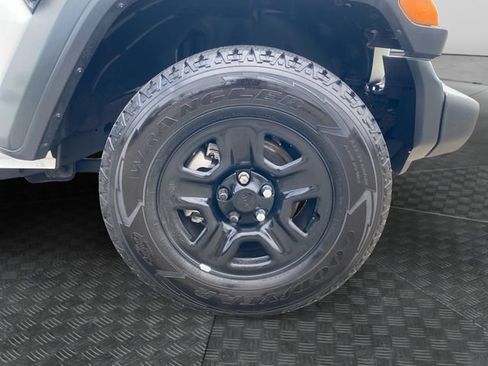 Used 2018 Jeep Wrangler Unlimited Sport AWD/4WD image 34
