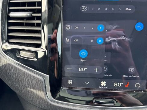 Used 2024 Volvo XC90 B6 Plus image 14