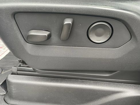 Used 2021 GMC Yukon XL SLT w/ SLT Luxury Plus Package image 14