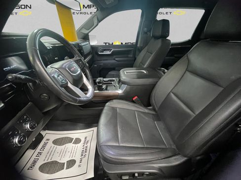 Used 2022 GMC Sierra 1500 SLT w/ SLT Convenience Package AWD/4WD image 9