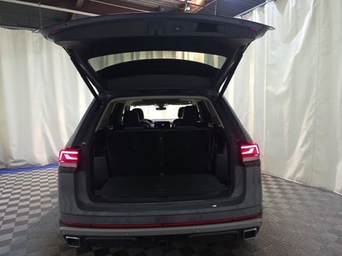 Used 2024 Volkswagen Atlas Peak Edition SE image 39
