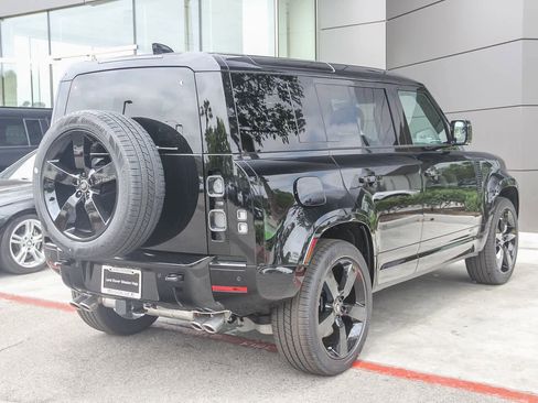 New 2025 Land Rover Defender 110 V8 image 6