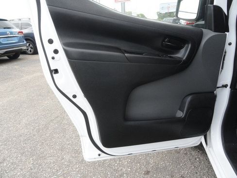 Used 2019 Nissan NV200 S image 15