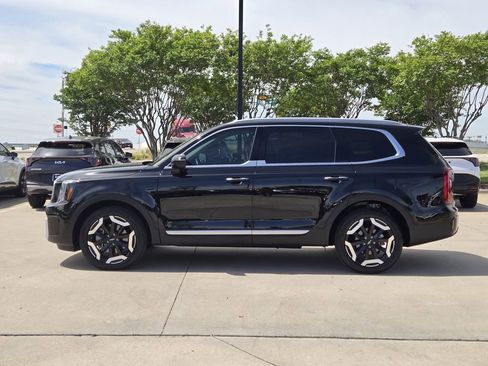 Used 2025 Kia Telluride S image 12