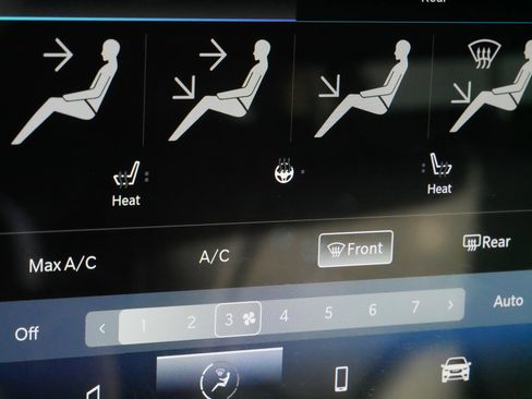 Used 2023 Chrysler Pacifica Touring-L image 28