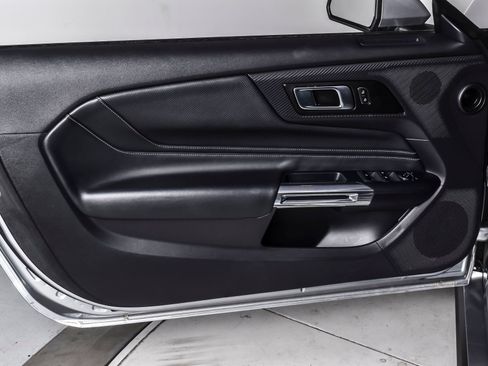 Used 2025 Ford Mustang Premium RWD image 17
