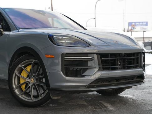 Used 2024 Porsche Cayenne Turbo GT AWD/4WD image 17