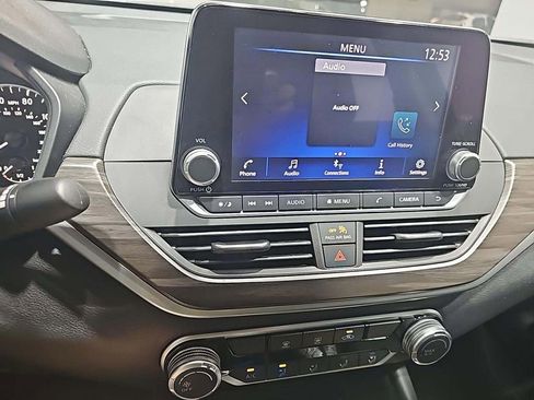 Used 2023 Nissan Altima 2.5 SV image 6