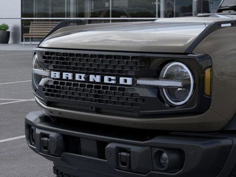 New 2025 Ford Bronco Badlands image 19