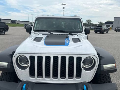 Used 2023 Jeep Wrangler Unlimited Rubicon 4xe w/ Cold Weather Group AWD/4WD image 3