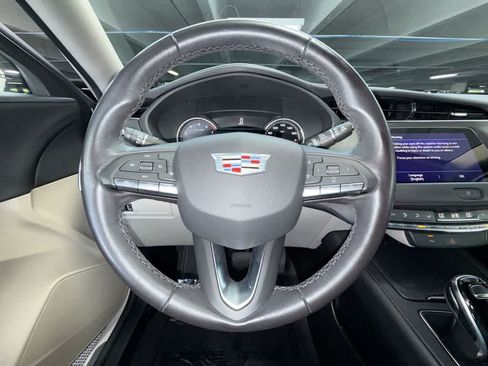 Used 2023 Cadillac XT4 Luxury FWD image 15
