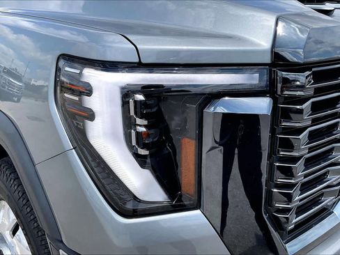 Certified 2024 GMC Sierra 3500 Denali Ultimate AWD/4WD image 28