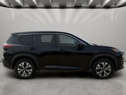 Used 2023 Nissan Rogue SV image 4