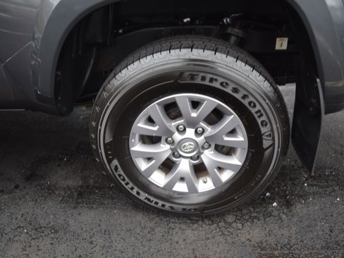 Used 2017 Toyota Tacoma SR5 w/ Tow Package image 8