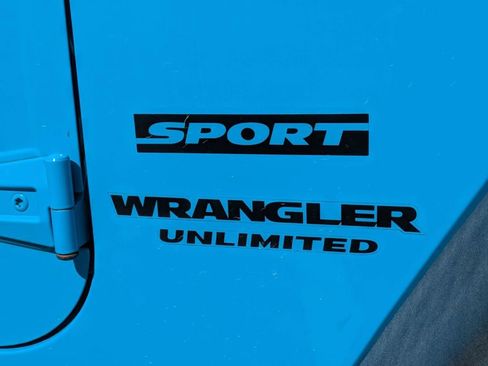 Used 2017 Jeep Wrangler Unlimited Sport w/ Quick Order Package 24S AWD/4WD image 13
