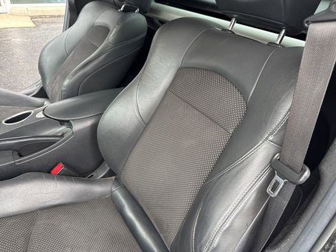 Used 2018 Nissan 370Z Touring RWD image 26