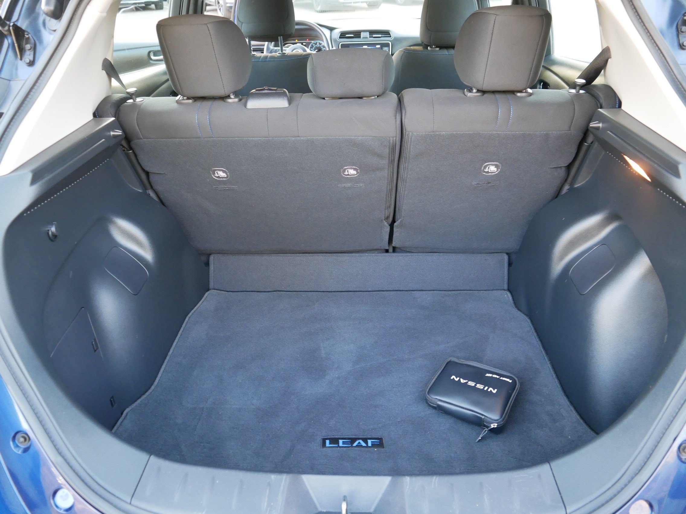 Certified 2025 Nissan Leaf S FWD image 18