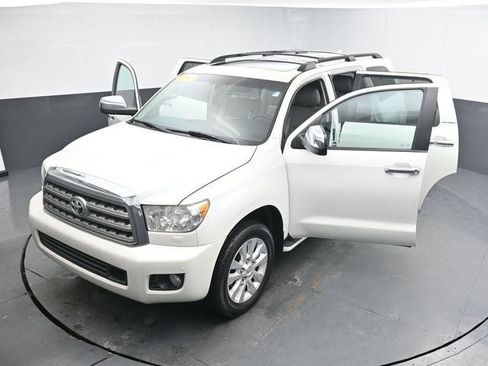 Used 2016 Toyota Sequoia Platinum image 36