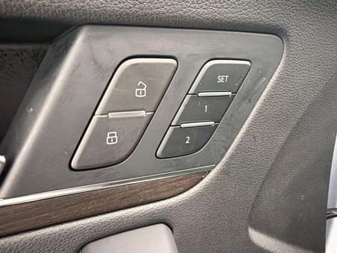 Used 2023 Audi Q5 Premium w/ Convenience Package image 19