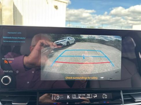 Used 2026 Toyota Sienna XLE FWD image 20