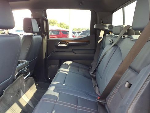Used 2023 Chevrolet Silverado 1500 High Country w/ Technology Package AWD/4WD image 20